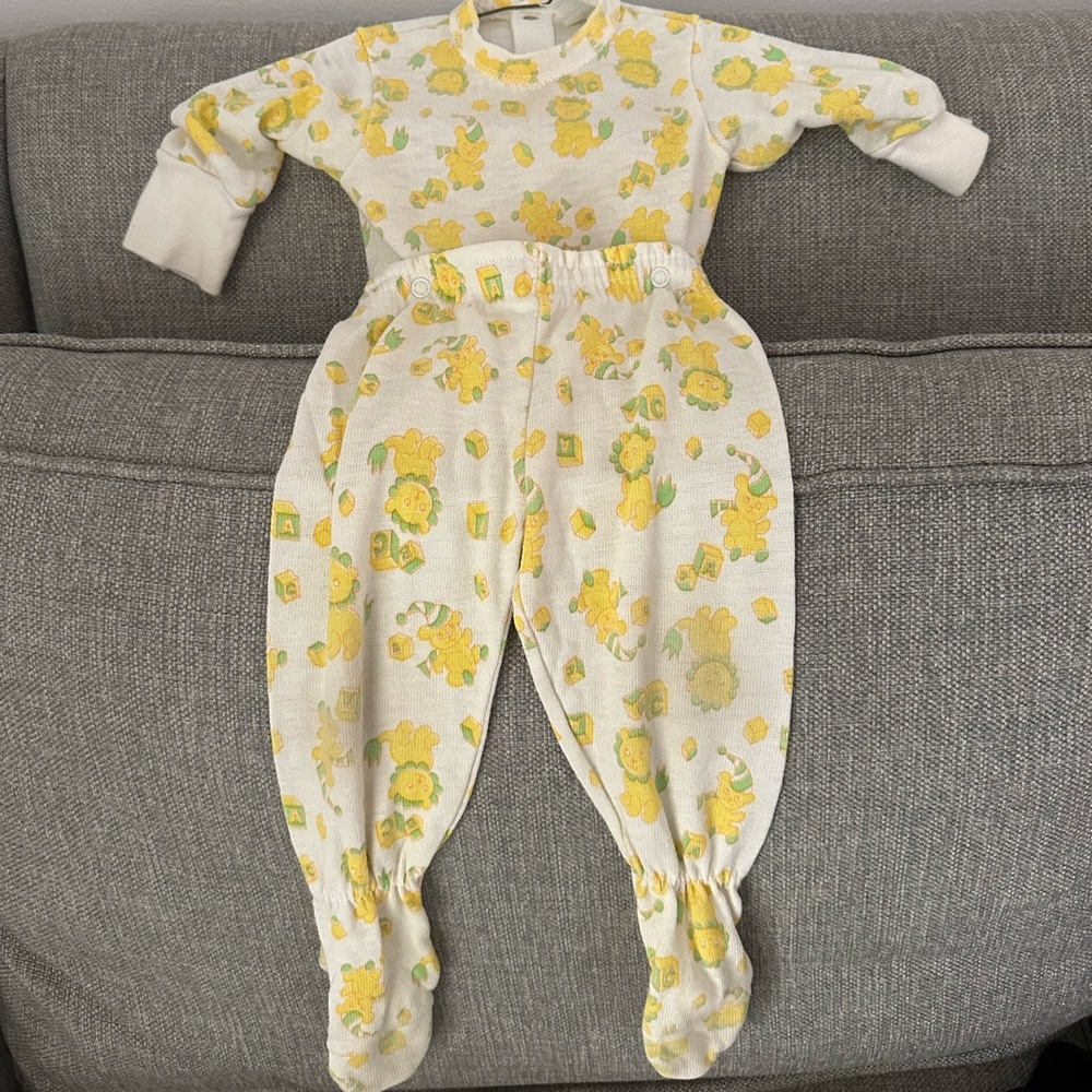 Vintage Carters Baby Outfit. 6 months.
